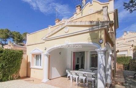 3 soveværelse Bungalow til salg i Calpe / Calp med swimmingpool - € 460.000 (Ref: 8489130)