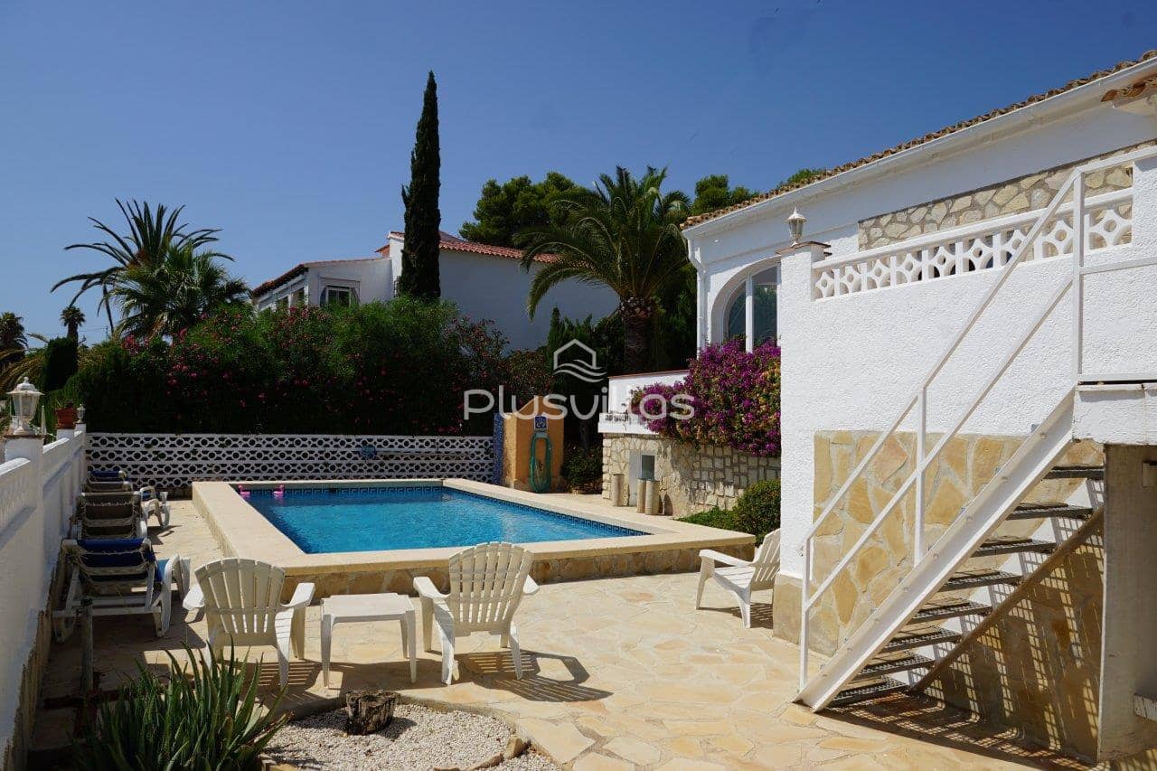 Chalet de 6 habitaciones en Calpe / Calp en venta con piscina - 665.000 € (Ref: 8497447)
