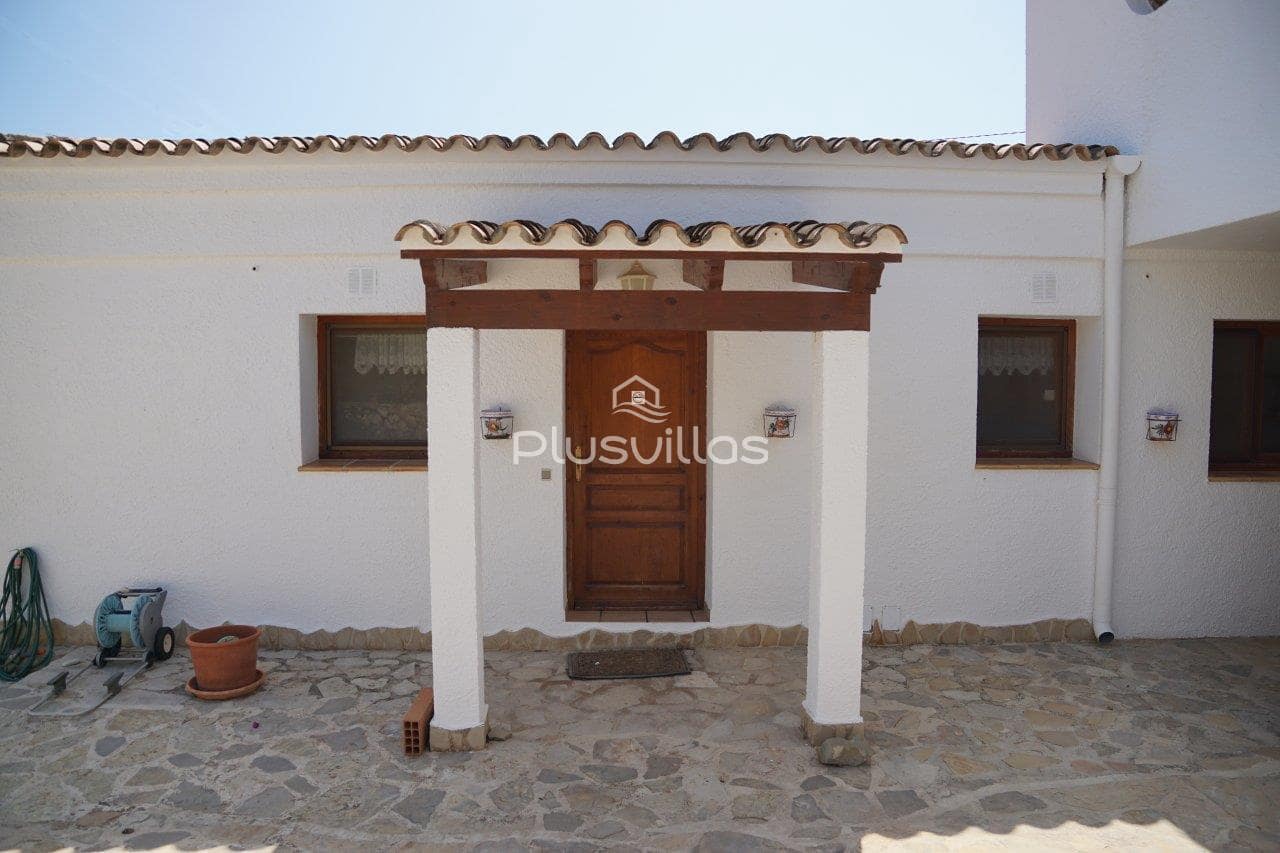 Chalet de 6 habitaciones en Calpe / Calp en venta con piscina - 665.000 € (Ref: 8497447)