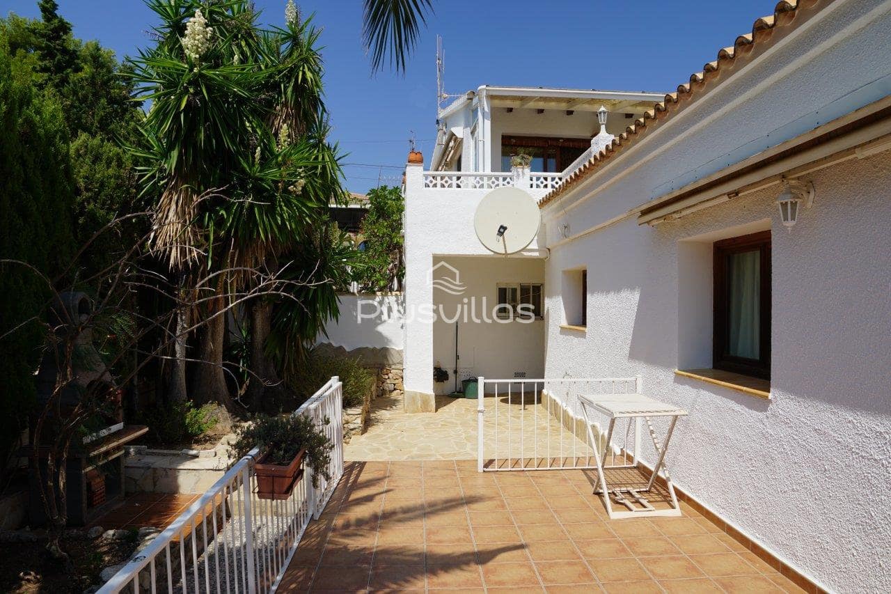 Chalet de 6 habitaciones en Calpe / Calp en venta con piscina - 665.000 € (Ref: 8497447)