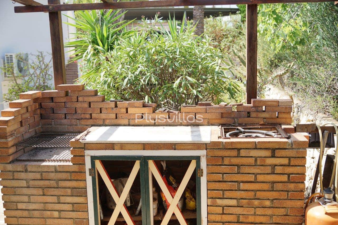 Chalet de 6 habitaciones en Calpe / Calp en venta con piscina - 665.000 € (Ref: 8497447)