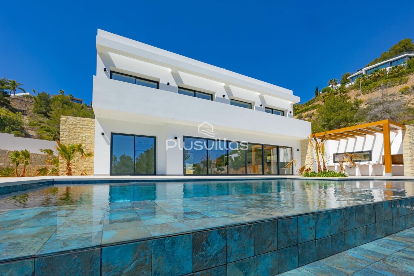 4 bedroom Villa for sale in Benissa with pool - € 1,700,000 (Ref: 8506128)