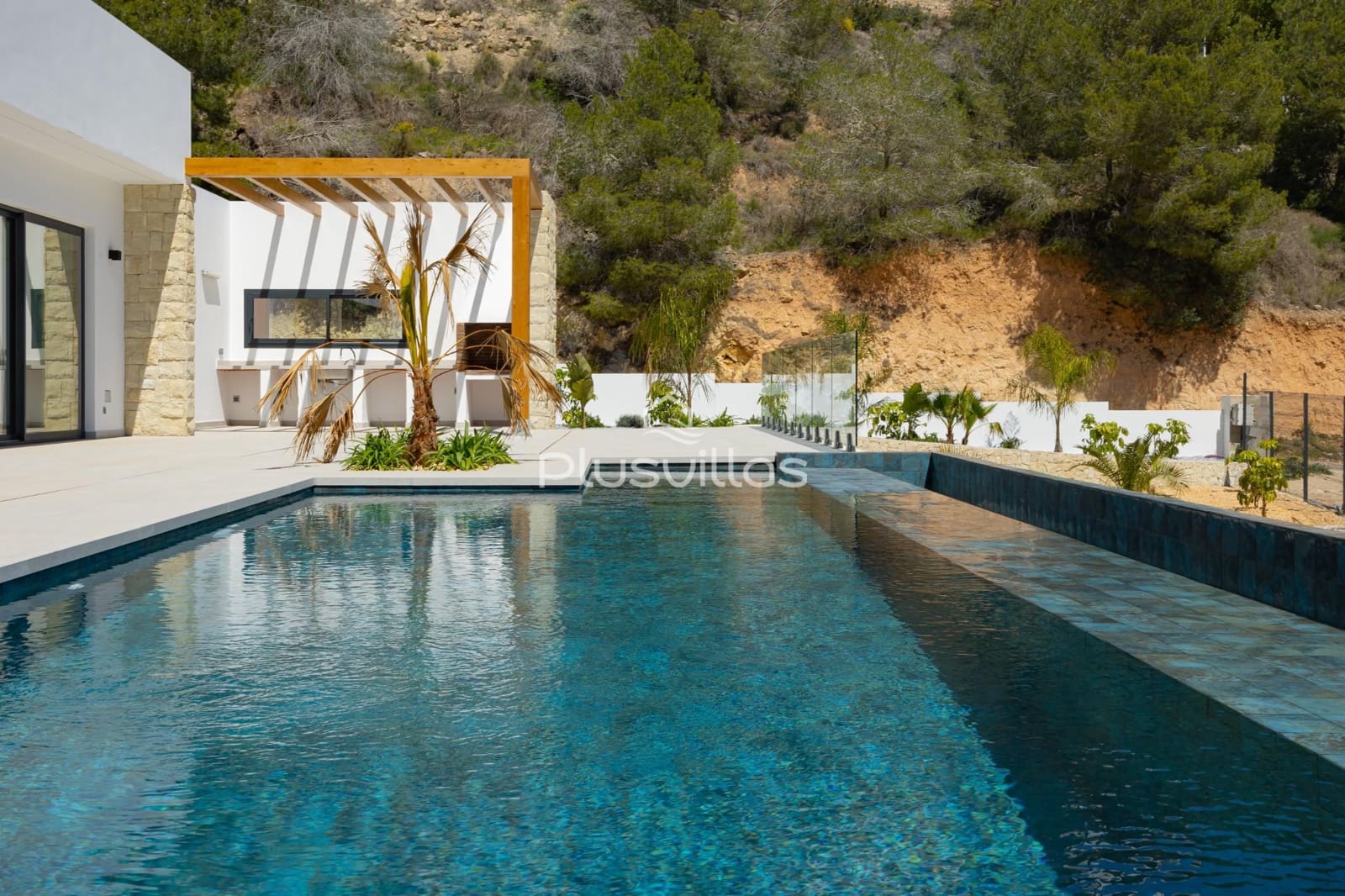 4 bedroom Villa for sale in Benissa with pool - € 1,700,000 (Ref: 8506128)