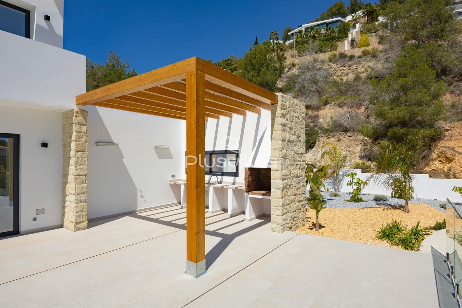 4 bedroom Villa for sale in Benissa with pool - € 1,700,000 (Ref: 8506128)