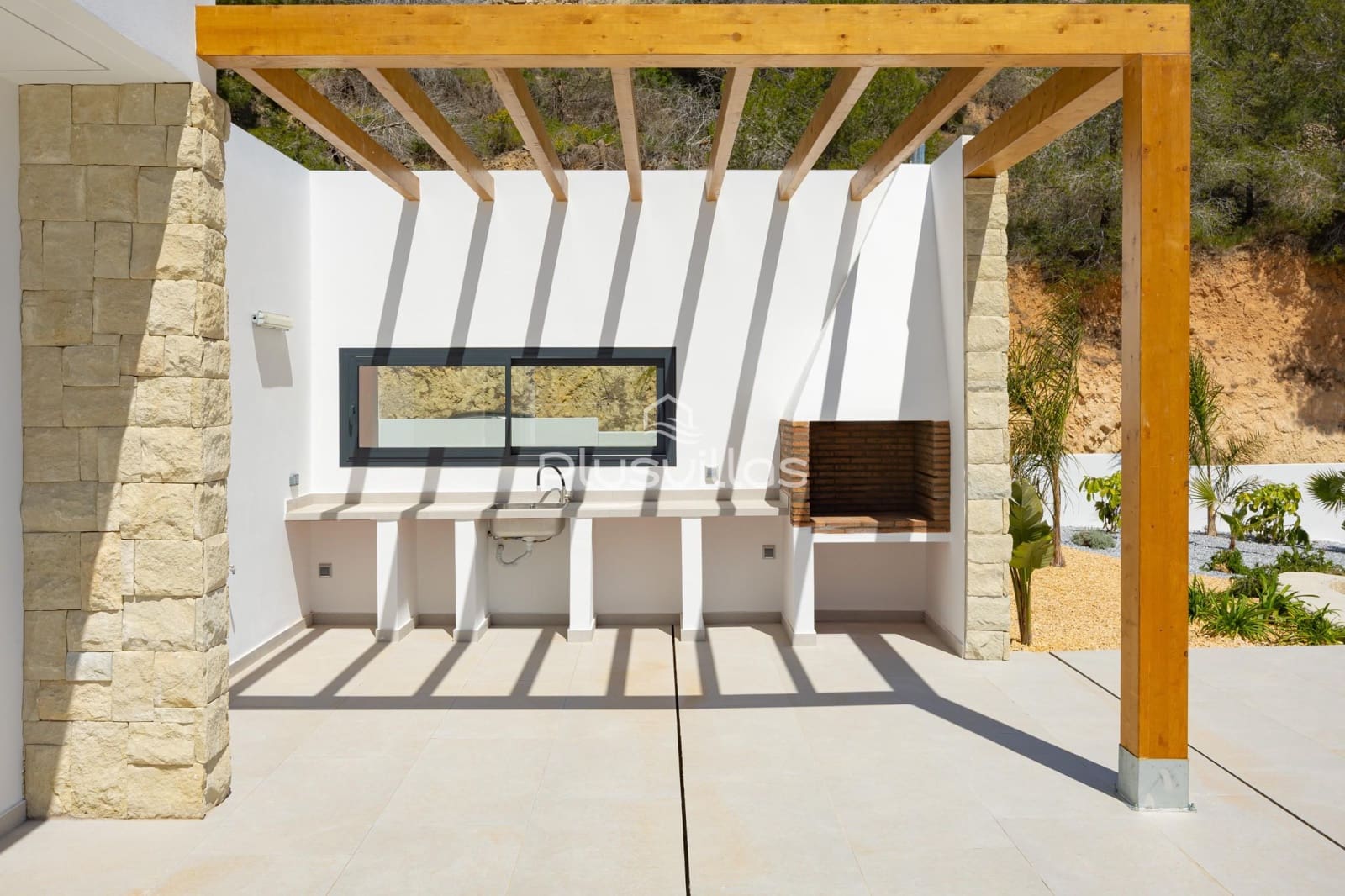 4 bedroom Villa for sale in Benissa with pool - € 1,700,000 (Ref: 8506128)