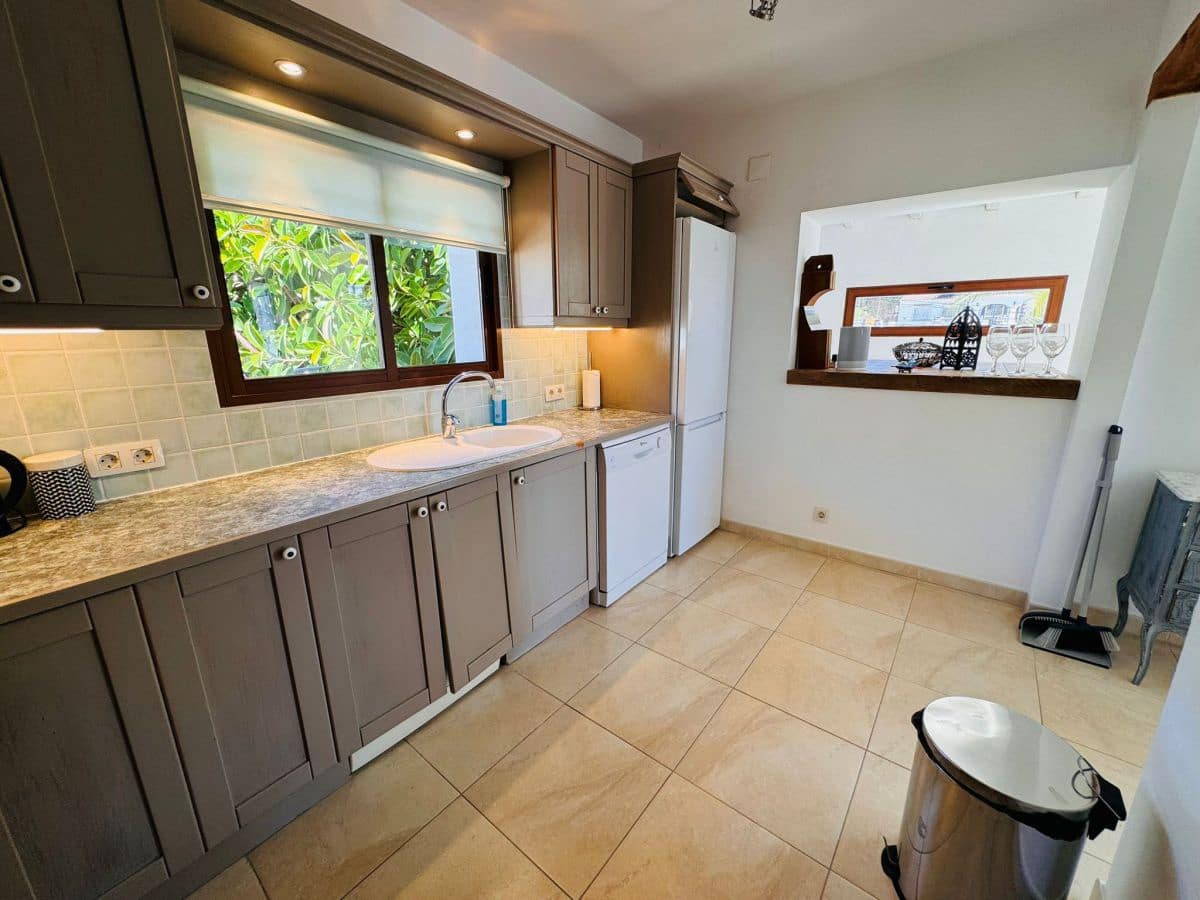 Chalet de 3 habitaciones en Benissa en venta con piscina - 790.000 € (Ref: 8560063)