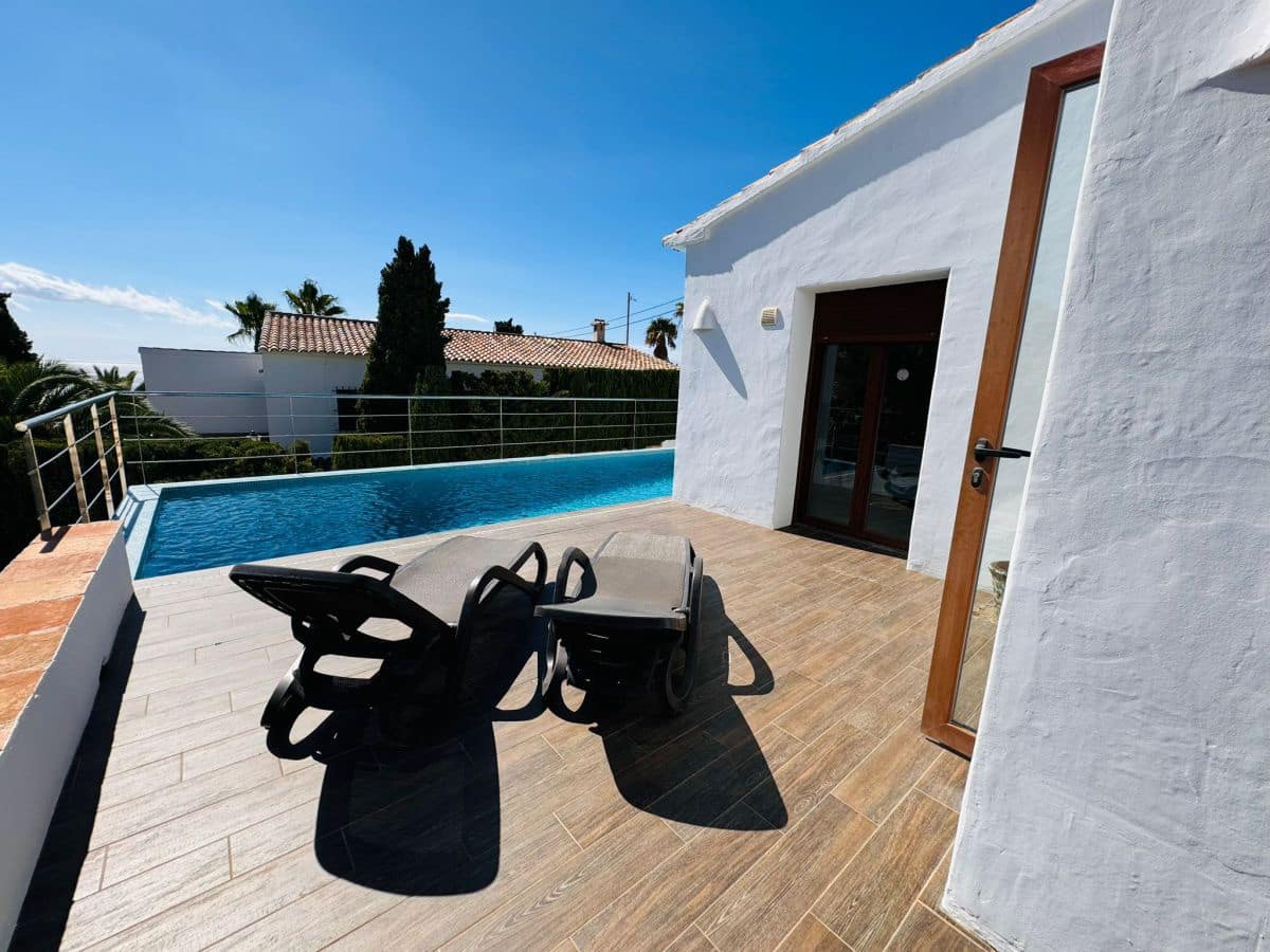 Chalet de 3 habitaciones en Benissa en venta con piscina - 790.000 € (Ref: 8560063)