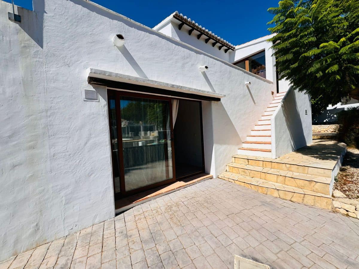 Chalet de 3 habitaciones en Benissa en venta con piscina - 790.000 € (Ref: 8560063)