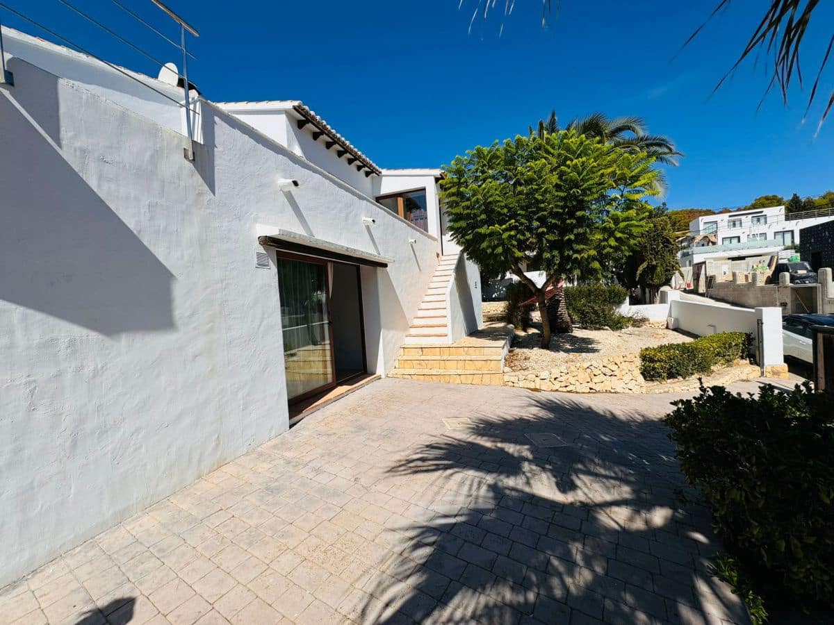 Chalet de 3 habitaciones en Benissa en venta con piscina - 790.000 € (Ref: 8560063)