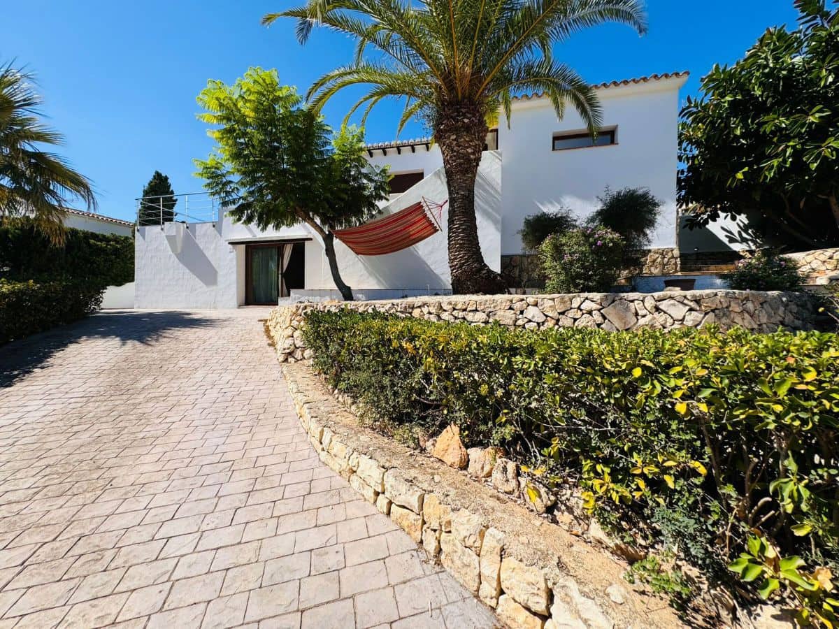 Chalet de 3 habitaciones en Benissa en venta con piscina - 790.000 € (Ref: 8560063)