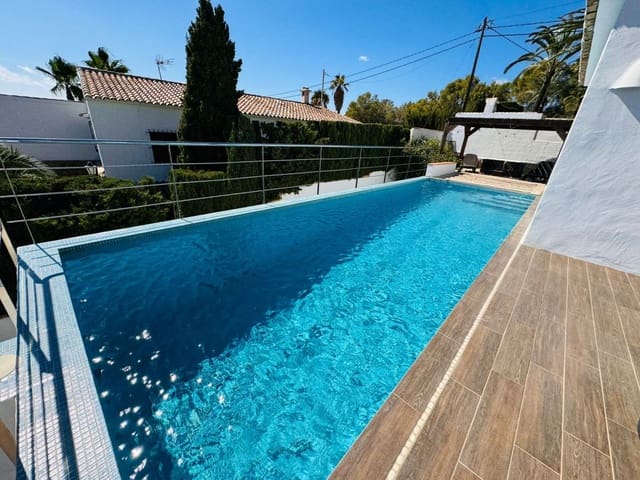 Chalet de 3 habitaciones en Benissa en venta con piscina - 790.000 € (Ref: 8560063)