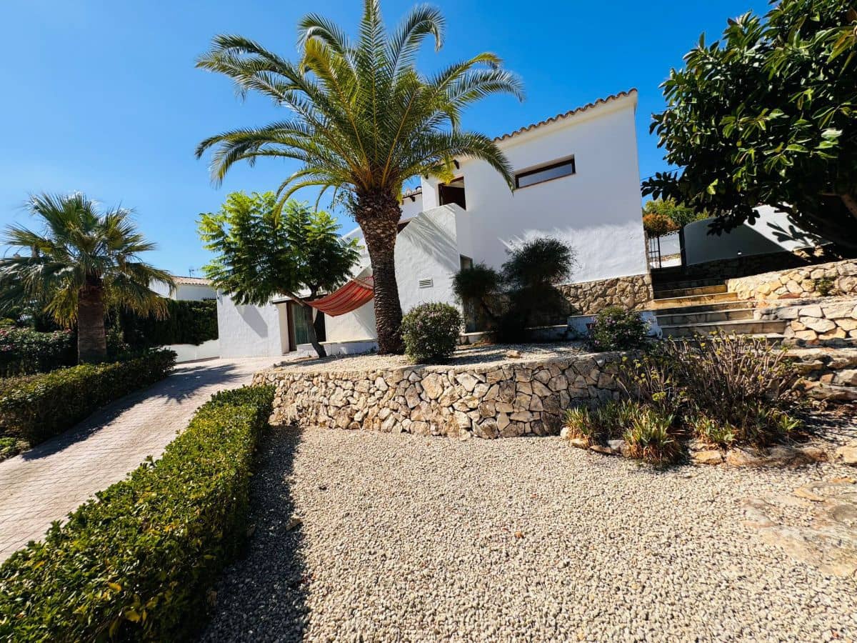 Chalet de 3 habitaciones en Benissa en venta con piscina - 790.000 € (Ref: 8560063)