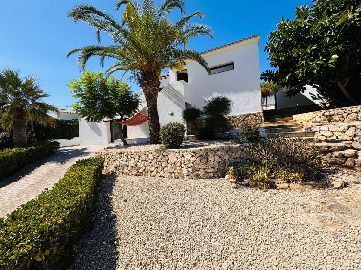 Chalet de 3 habitaciones en Benissa en venta con piscina - 790.000 € (Ref: 8560063)