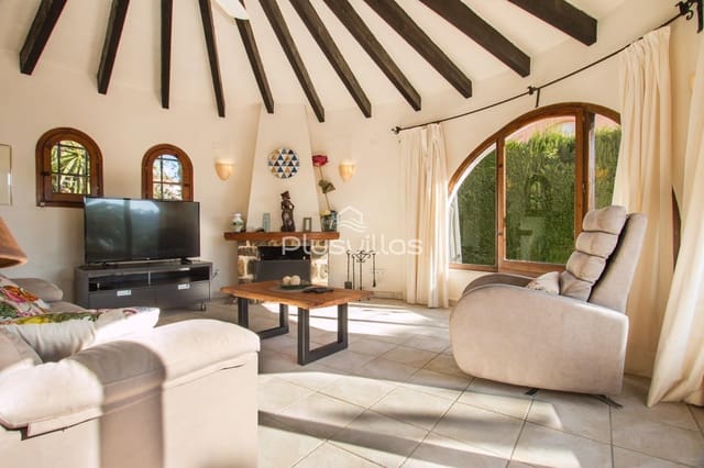 3 soveværelse Villa til salg i Canuta, Calpe / Calp med swimmingpool - € 650.000 (Ref: 8625203)