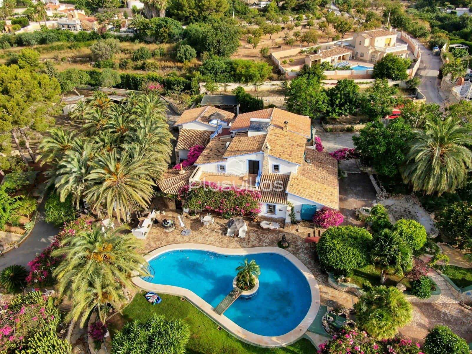 4 soveværelse Villa til salg i Calpe / Calp med swimmingpool - € 2.500.000 (Ref: 8670675)