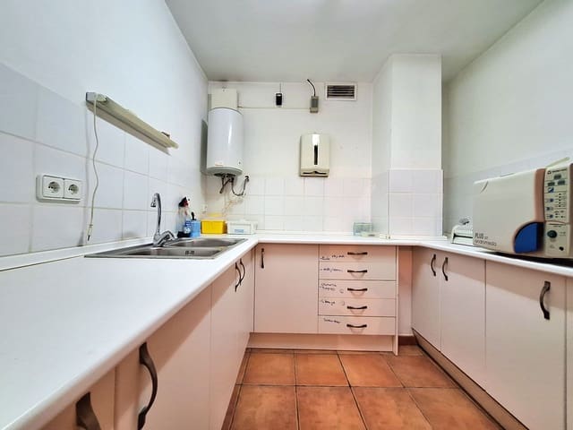 Commercial for sale in Pueblo, Calpe / Calp - € 180,000 (Ref: 8676177)