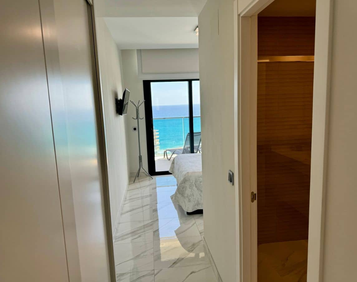 2 soveværelse Lejlighed til salg i Benidorm med swimmingpool - € 690.000 (Ref: 8693068)