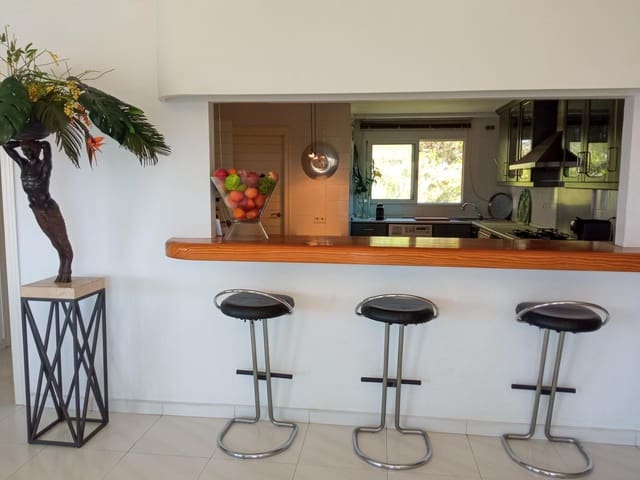 13 soveværelse Villa til salg i Levante Alto, Benidorm med swimmingpool - € 1.980.000 (Ref: 8696872)