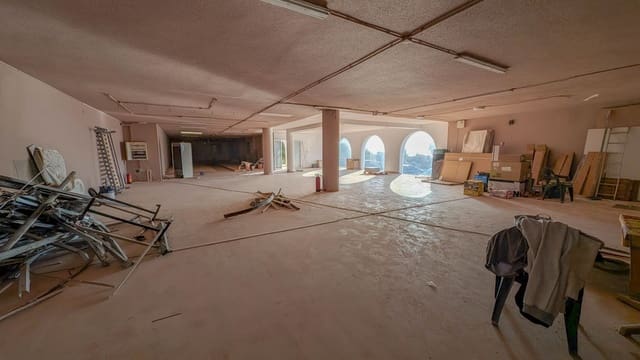 Commercial for sale in Pueblo, Calpe / Calp - € 3,175,000 (Ref: 8774022)