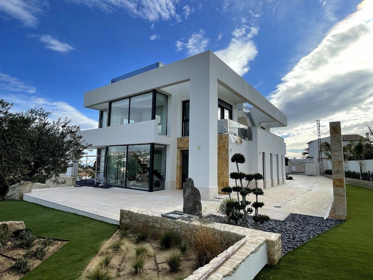 4 bedroom Villa for sale in Benissa with pool - € 2,260,000 (Ref: 8784230)