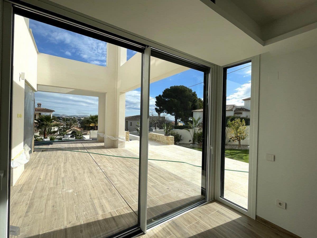 4 bedroom Villa for sale in Benissa with pool - € 2,260,000 (Ref: 8784230)