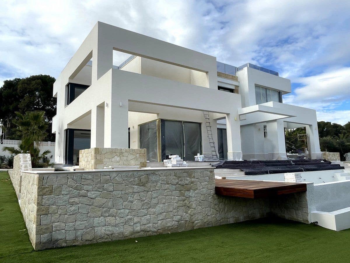 4 bedroom Villa for sale in Benissa with pool - € 2,260,000 (Ref: 8784230)