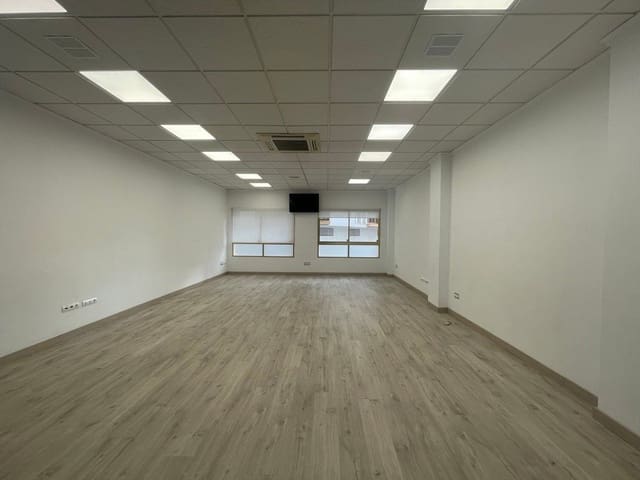 4 quarto Comercial para venda em Pueblo, Calpe / Calp - 185 000 € (Ref: 8836951)