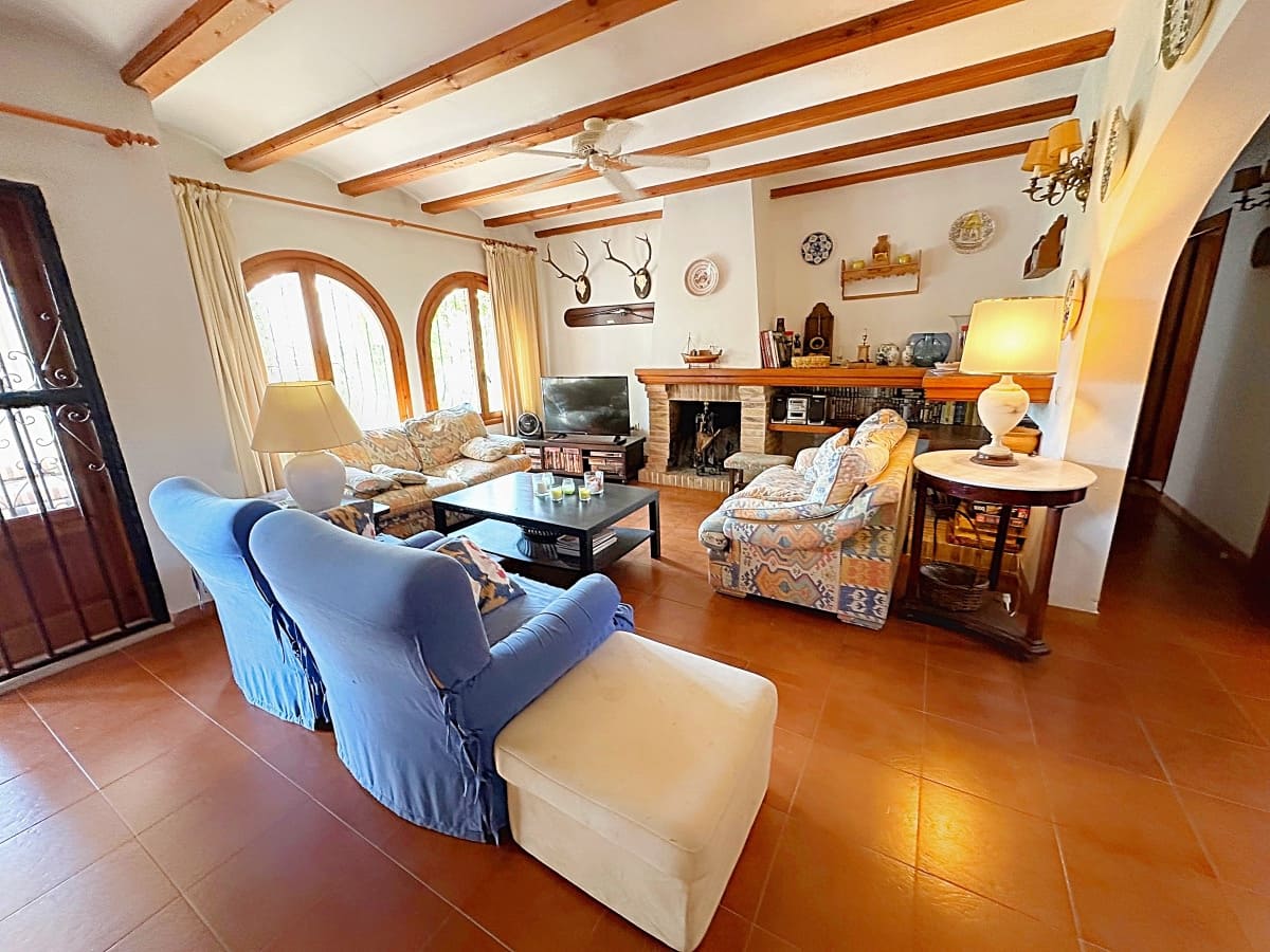 Chalet de 4 habitaciones en Calpe / Calp en venta con piscina - 710.000 € (Ref: 8855355)