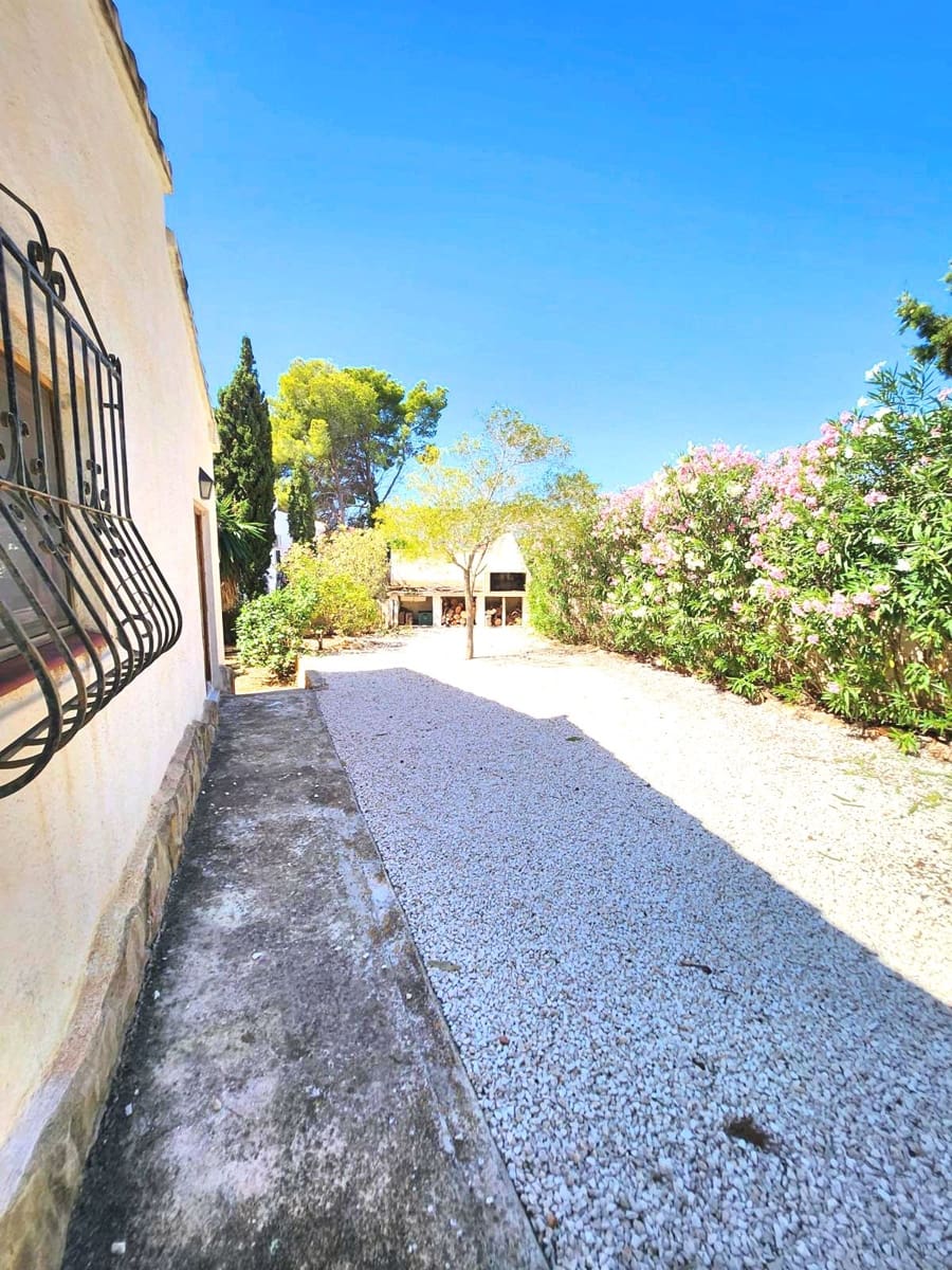 Chalet de 4 habitaciones en Calpe / Calp en venta con piscina - 710.000 € (Ref: 8855355)