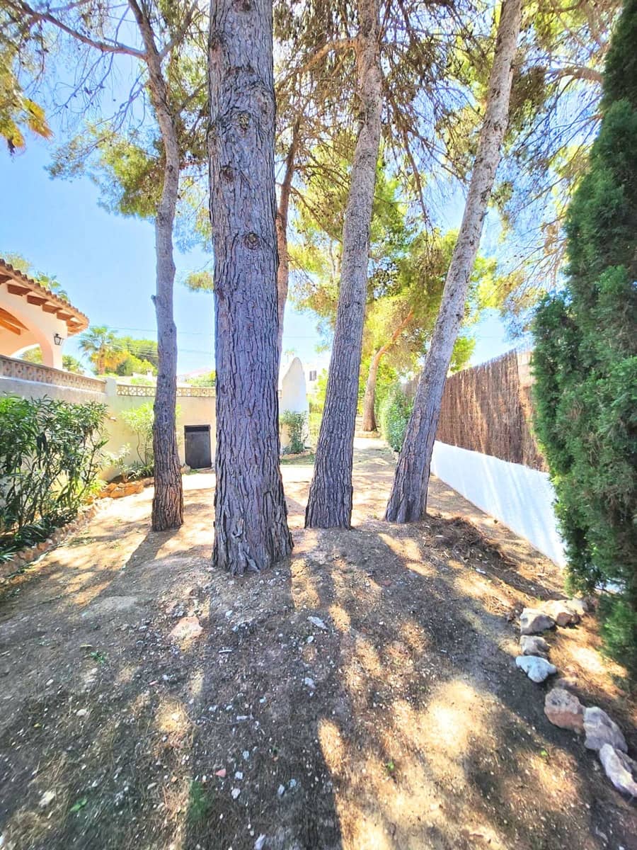 Chalet de 4 habitaciones en Calpe / Calp en venta con piscina - 710.000 € (Ref: 8855355)