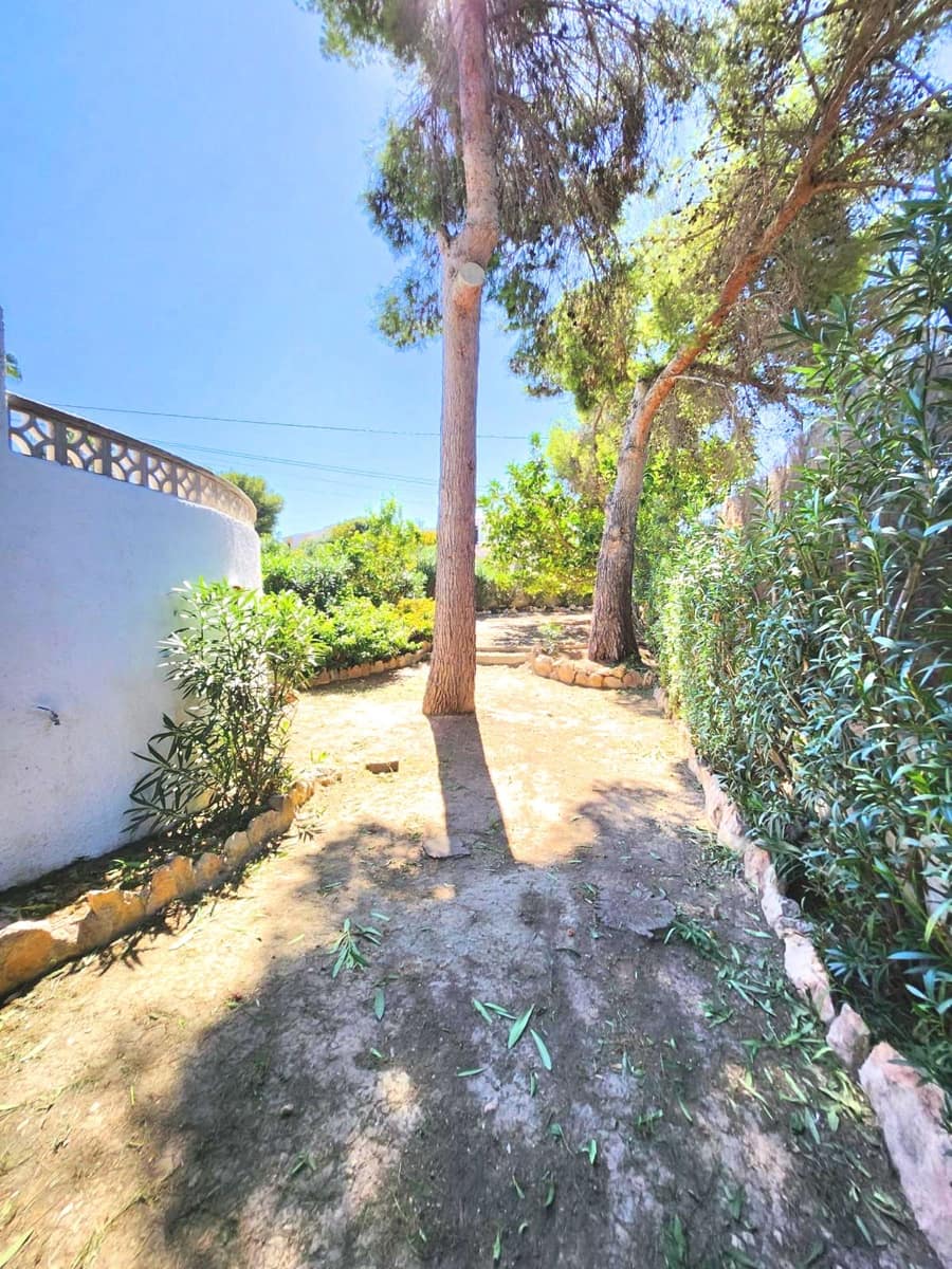 Chalet de 4 habitaciones en Calpe / Calp en venta con piscina - 710.000 € (Ref: 8855355)