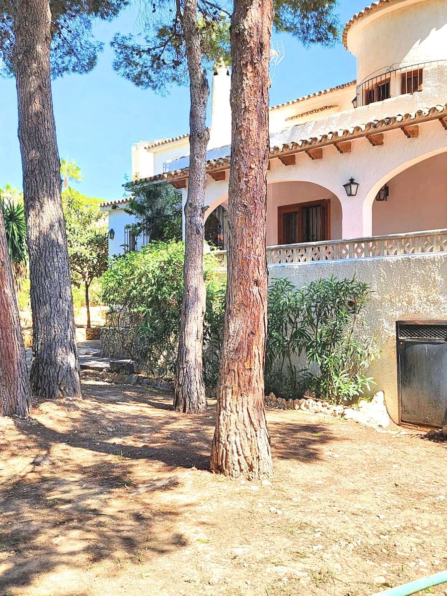 Chalet de 4 habitaciones en Calpe / Calp en venta con piscina - 710.000 € (Ref: 8855355)