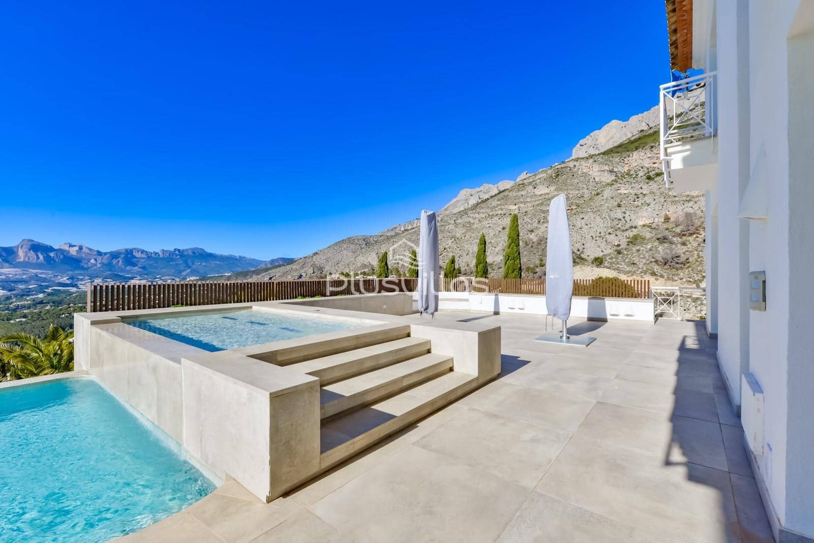 4 bedroom Villa for sale in Altea with pool - € 2,650,000 (Ref: 8862869)