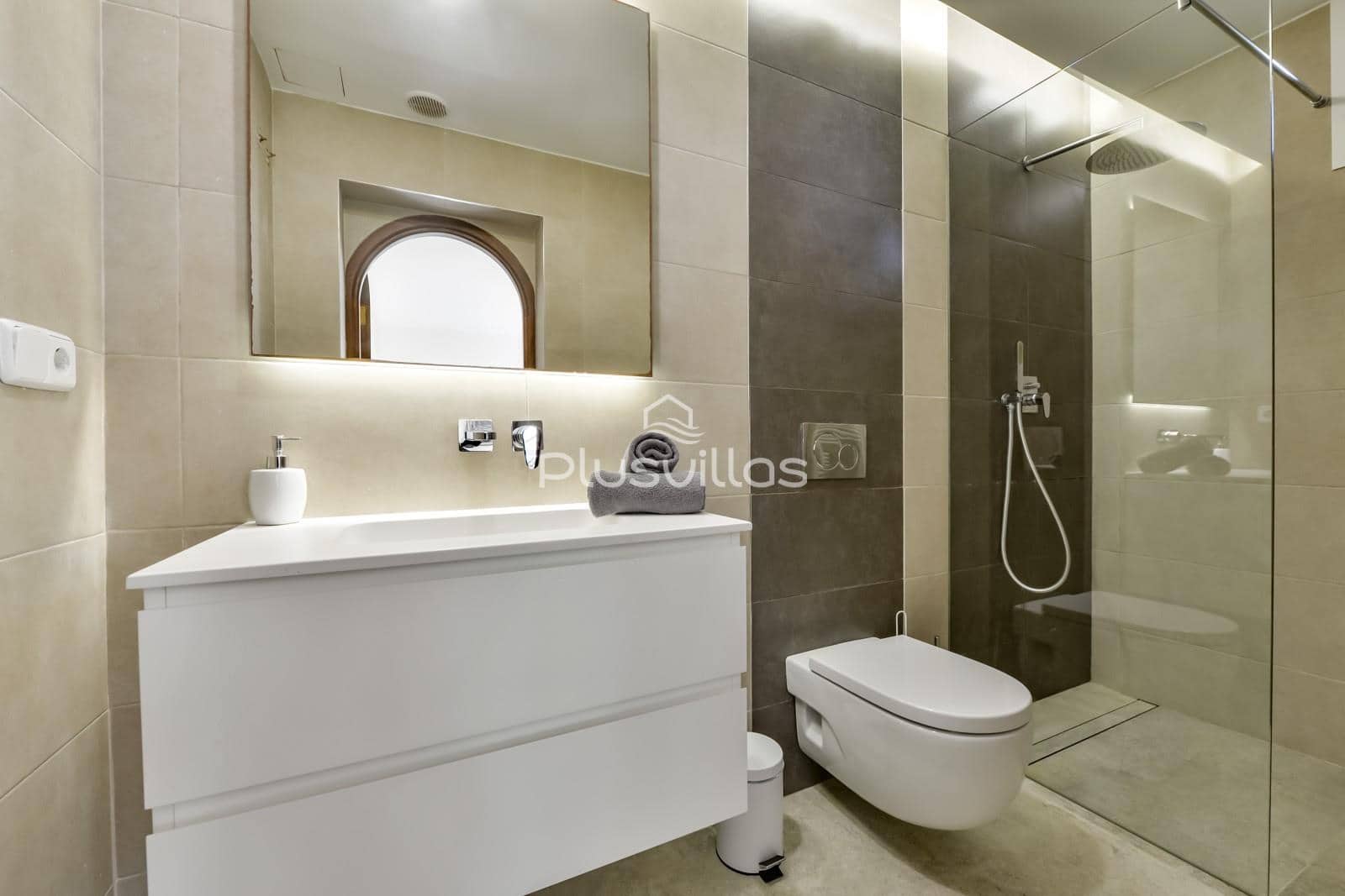 4 bedroom Villa for sale in Altea with pool - € 2,650,000 (Ref: 8862869)