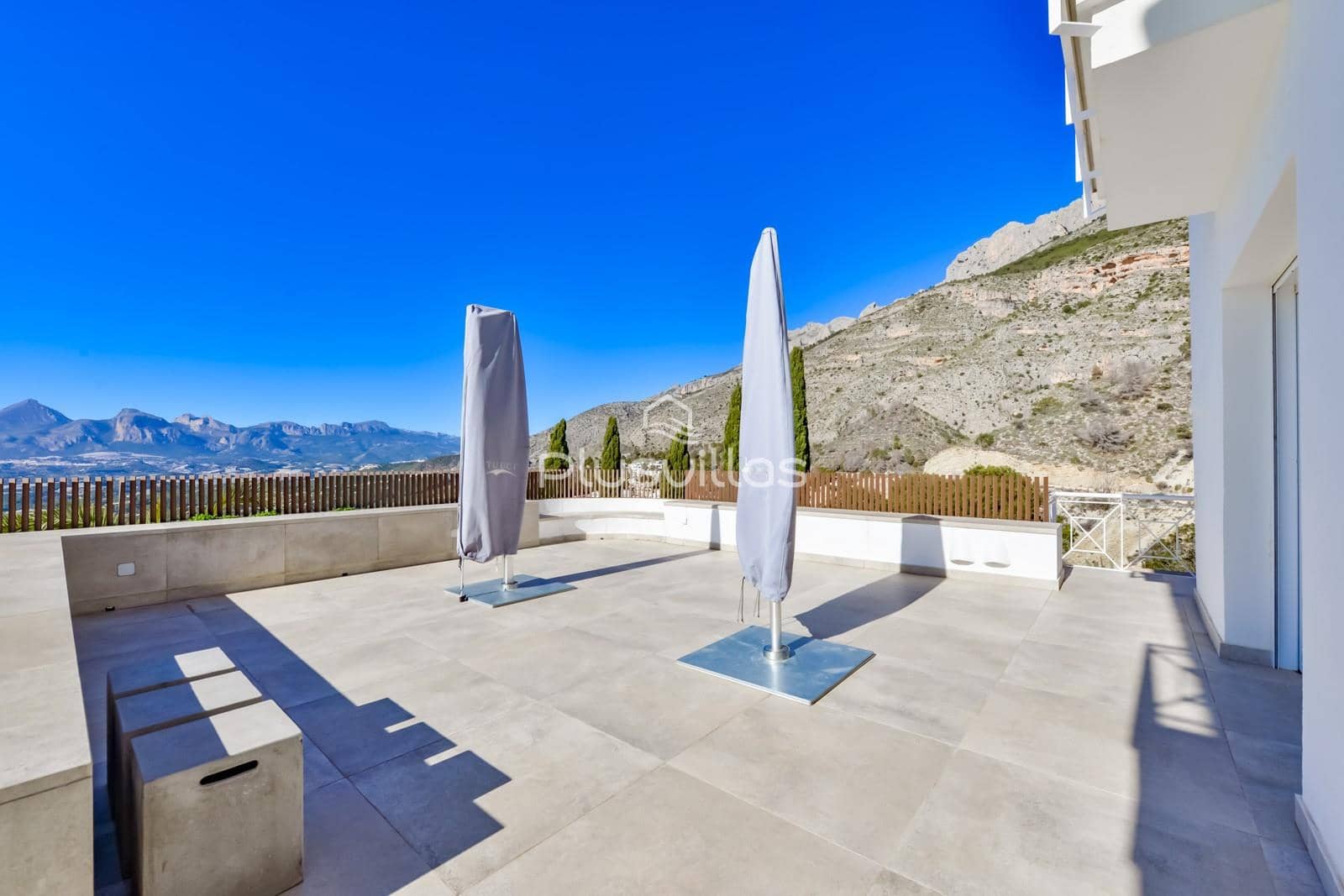4 bedroom Villa for sale in Altea with pool - € 2,650,000 (Ref: 8862869)