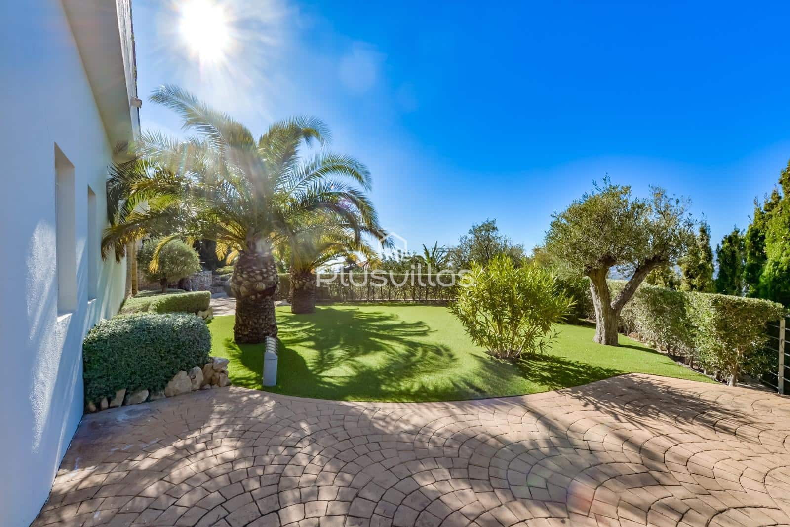 4 bedroom Villa for sale in Altea with pool - € 2,650,000 (Ref: 8862869)