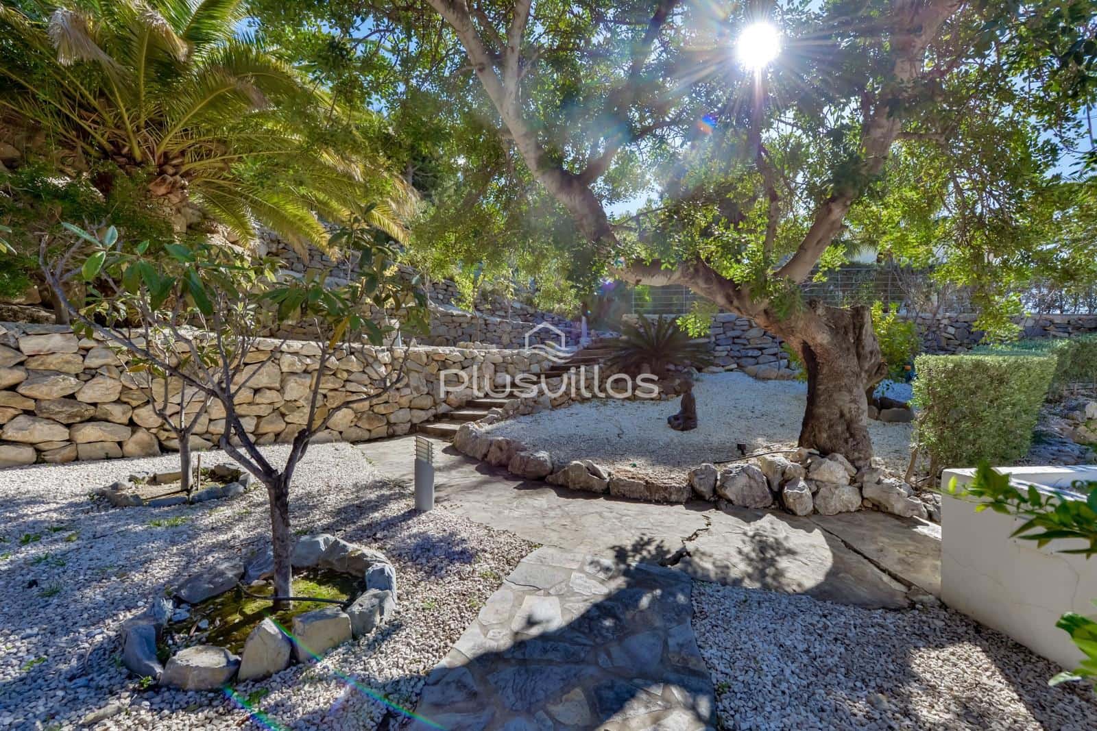 4 bedroom Villa for sale in Altea with pool - € 2,650,000 (Ref: 8862869)