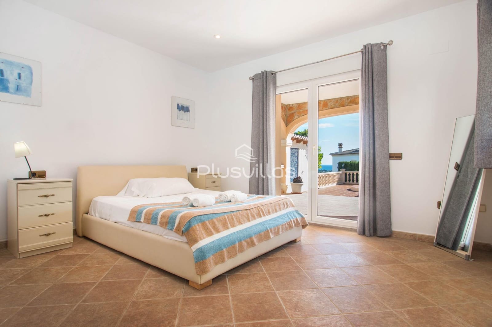4 Zimmer Villa zu verkaufen in Calpe / Calp mit Pool - 670.000 € (Ref: 8886315)