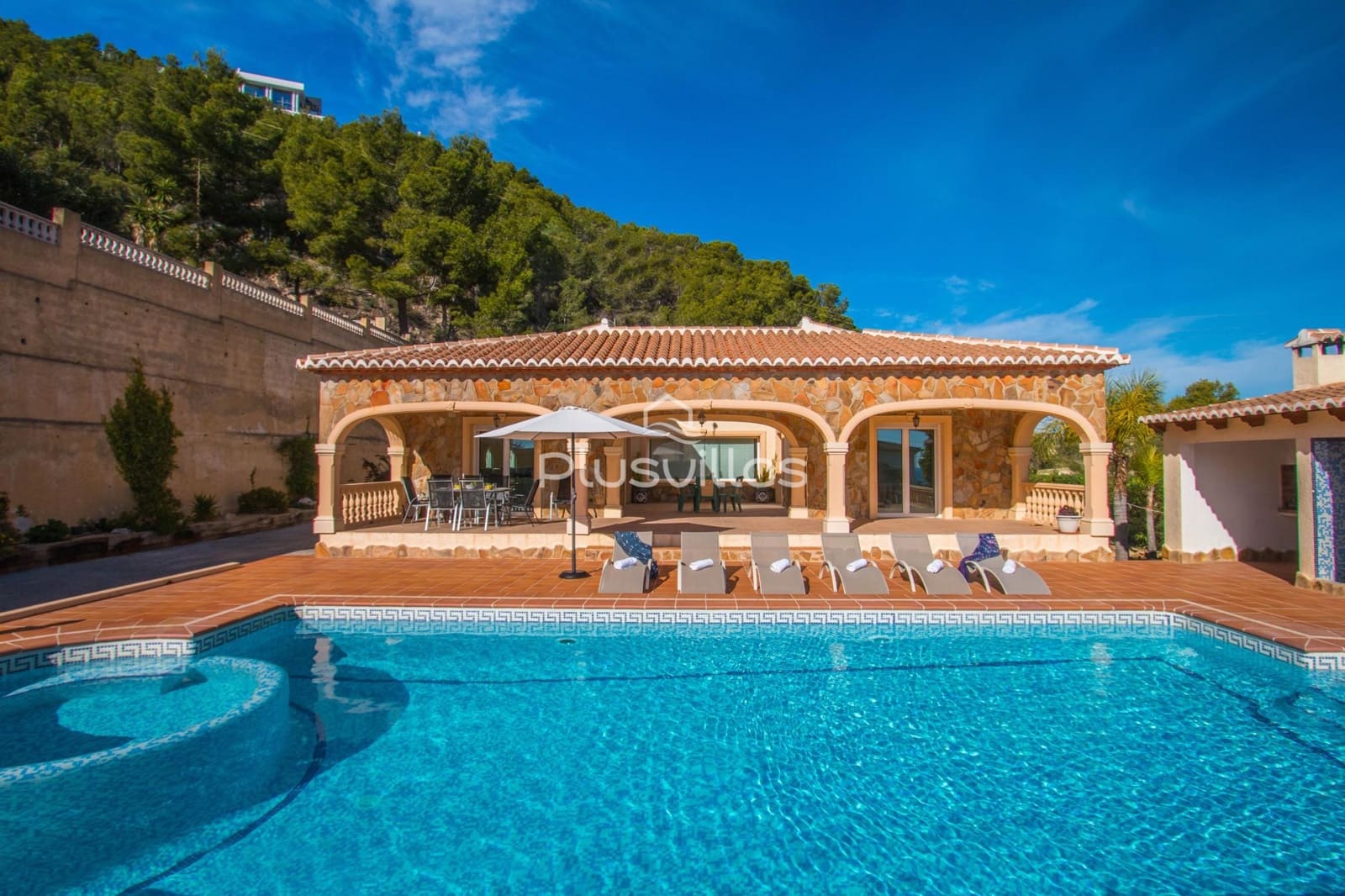 4 Zimmer Villa zu verkaufen in Calpe / Calp mit Pool - 670.000 € (Ref: 8886315)