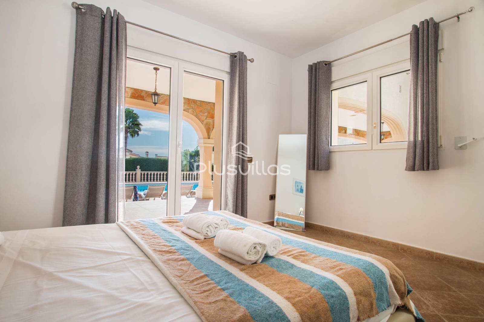 4 Zimmer Villa zu verkaufen in Calpe / Calp mit Pool - 670.000 € (Ref: 8886315)