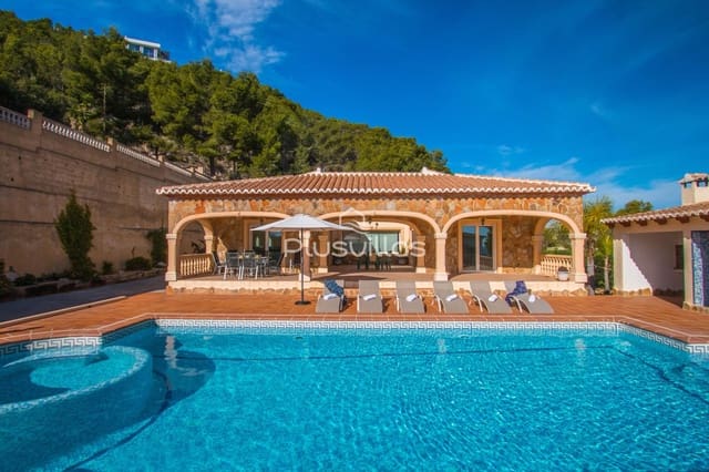 4 Zimmer Villa zu verkaufen in Calpe / Calp mit Pool - 670.000 € (Ref: 8886315)