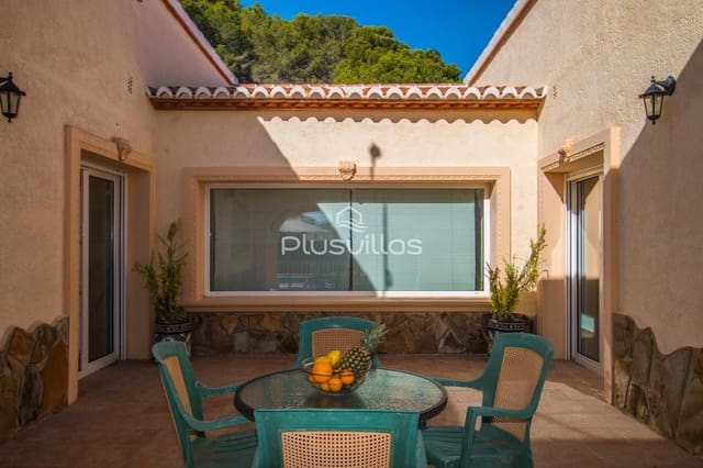 4 Zimmer Villa zu verkaufen in Calpe / Calp mit Pool - 670.000 € (Ref: 8886315)