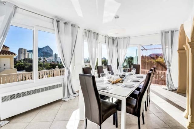 3 sovrum Villa till salu i Pueblo, Calpe / Calp med pool - 725 000 € (Ref: 8911419)