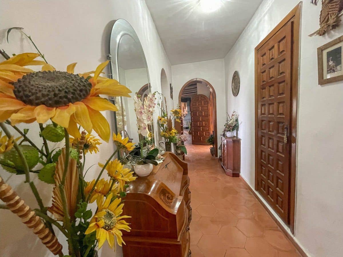 4 bedroom Villa for sale in Benissa with pool - € 695,000 (Ref: 8921771)