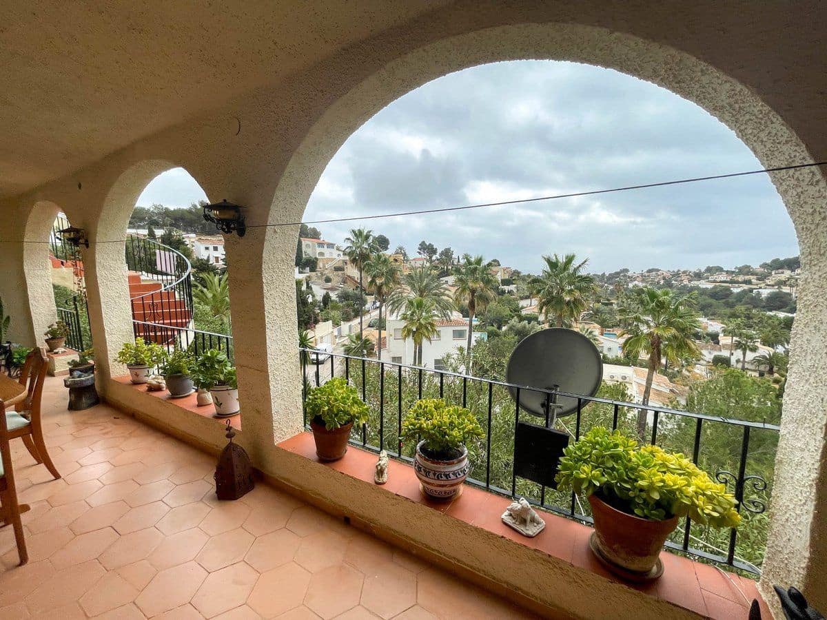 4 bedroom Villa for sale in Benissa with pool - € 695,000 (Ref: 8921771)