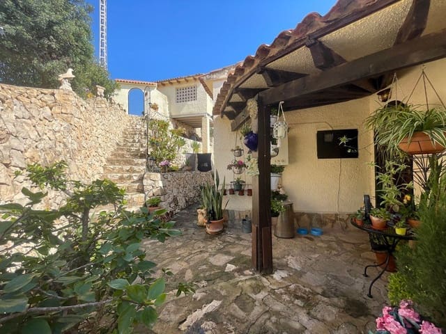 4 Zimmer Villa zu verkaufen in Benissa mit Pool - 695.000 € (Ref: 8921771)