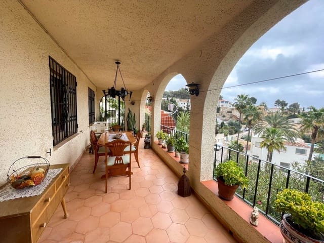 4 Zimmer Villa zu verkaufen in Benissa mit Pool - 695.000 € (Ref: 8921771)