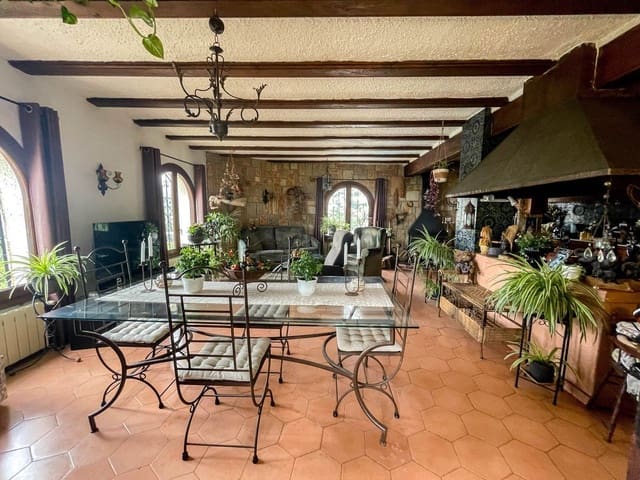 4 Zimmer Villa zu verkaufen in Benissa mit Pool - 695.000 € (Ref: 8921771)