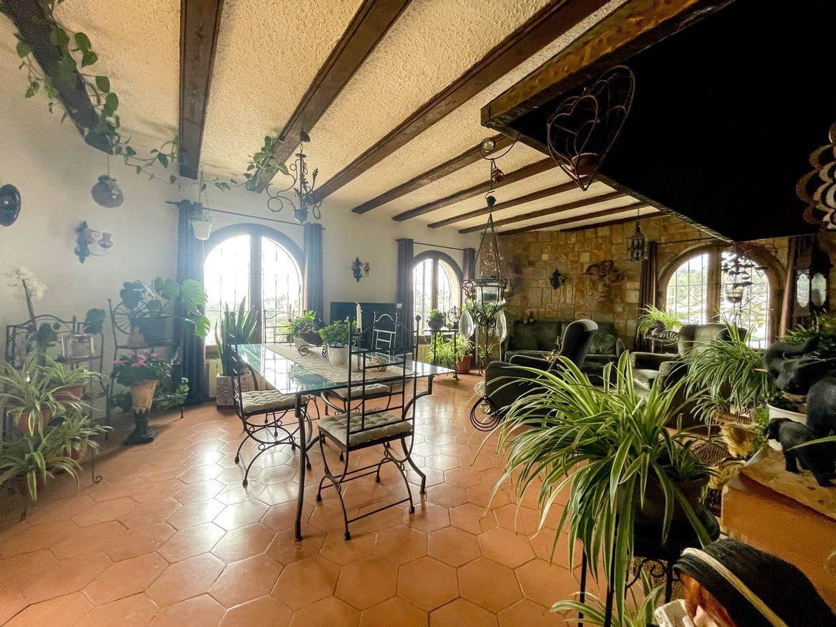 4 bedroom Villa for sale in Benissa with pool - € 695,000 (Ref: 8921771)