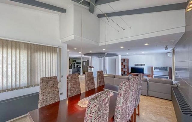 6 chambre Villa/Maison à vendre à Levante Alto, Benidorm avec piscine - 890 000 € (Ref: 8926962)